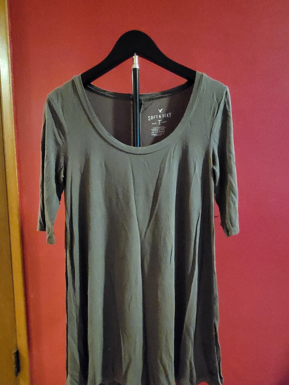 American Eagle Outfitters-Short and long-sleeve Tees -